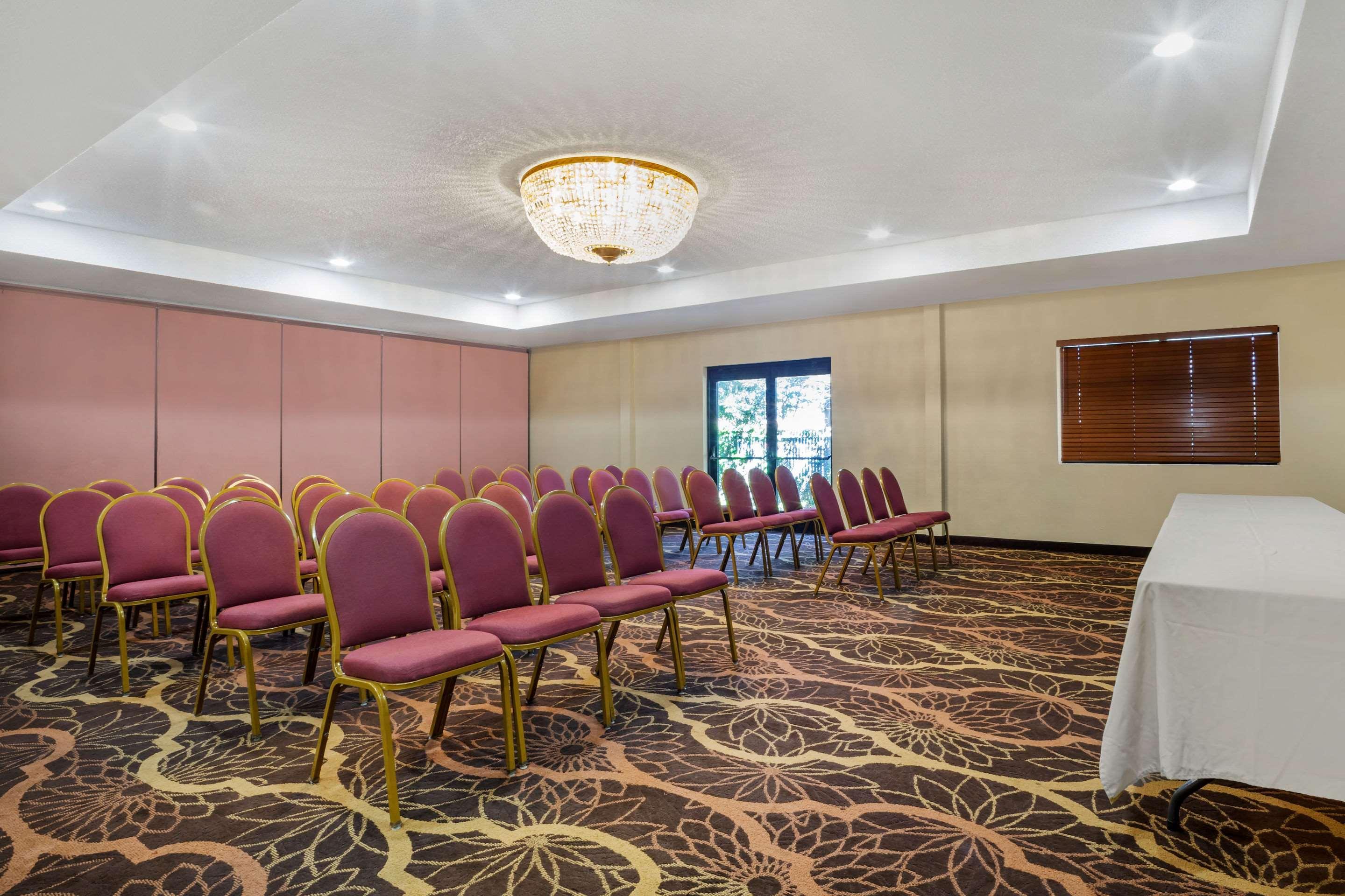 Wyndham Garden Newark Fremont Silicon Valley Экстерьер фото